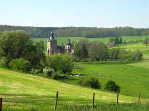 Zicht op kasteel Beusdael net over de Belgische grens